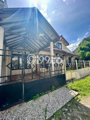 Jual Rumah Luas Elegan Dengan View Cantik di Bintaro, Tangerang Selatan Jual Rumah Luas Elegan Dengan View Cantik di Bintaro, Tangerang Selatan
