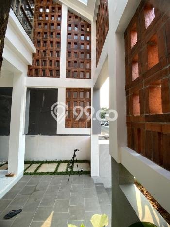 Dijual Rumah Luas Megah Dengan View Eksklusif di Bintaro, Tangerang Selatan Dijual Rumah Luas Megah Dengan View Eksklusif di Bintaro, Tangerang Selatan