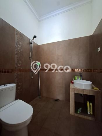 Hunian Mewah LB 400m2 Siap Huni Desain Elegan di Bintaro, Tangerang Selatan Hunian Mewah LB 400m2 Siap Huni Desain Elegan di Bintaro, Tangerang Selatan