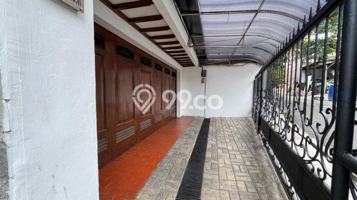 For Sale! Luxury House LT 1003m2 Desain Modern di Bintaro For Sale! Luxury House LT 1003m2 Desain Modern di Bintaro