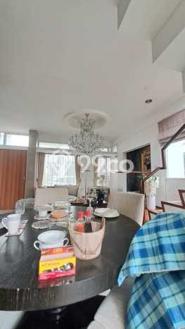 For Sale Rumah Mewah Exclusive di Ciputat, Tangerang Selatan For Sale Rumah Mewah Exclusive di Ciputat, Tangerang Selatan