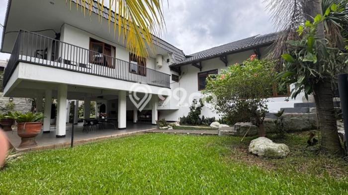 For Sale! Luxury House LT 1003m2 Desain Modern di Bintaro For Sale! Luxury House LT 1003m2 Desain Modern di Bintaro