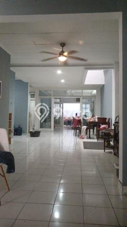 Ready to Use! Premium House LT 196m2 Desain Elegan di Lebak Bulus Ready to Use! Premium House LT 196m2 Desain Elegan di Lebak Bulus