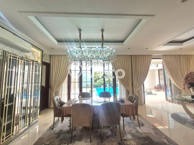 Ready to Use! Premium House LT 843m2 Desain Elegan di Bintaro Ready to Use! Premium House LT 843m2 Desain Elegan di Bintaro