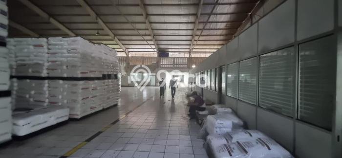 Disewakan Gudang di Kawasan Ramai Jatake Luas 9240m2 Disewakan Gudang di Kawasan Ramai Jatake Luas 9240m2