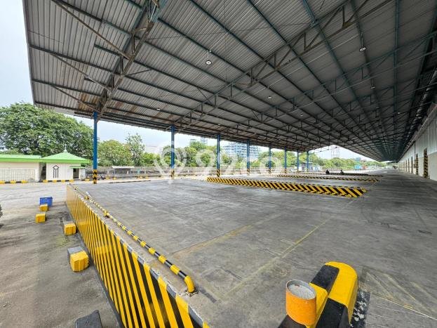 Gudang untuk Disewa di Pusat Jakarta Utara Luas Bangunan 5472m2 Gudang untuk Disewa di Pusat Jakarta Utara Luas Bangunan 5472m2