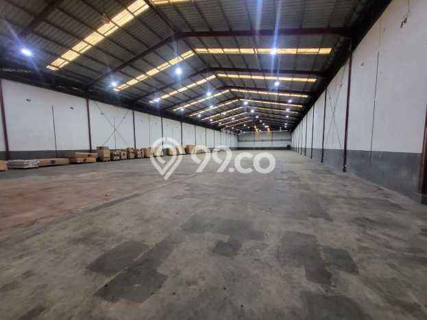 Unit Komersial Disewakan di Tangerang Area Strategis Harga Kompetitif Unit Komersial Disewakan di Tangerang Area Strategis Harga Kompetitif