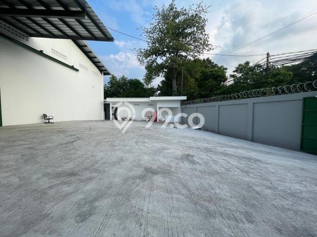 Area Ramai! Gudang Dijual di Pulo Gadung untuk Bisnis Luas Bangunan 1200m2 Area Ramai! Gudang Dijual di Pulo Gadung untuk Bisnis Luas Bangunan 1200m2