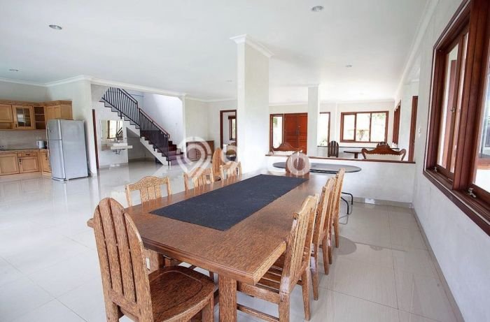 DIJUAL! Vila Kawasan Cisarua, Luas 1600m2m², Posisi Premium DIJUAL! Vila Kawasan Cisarua, Luas 1600m2m², Posisi Premium