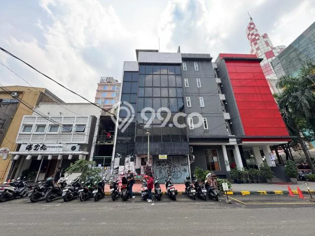 Dijual! Ruko di Blok M Jakarta Selatan LT 202m2 / LB 1032m2 Kawasan Strategis Dijual! Ruko di Blok M Jakarta Selatan LT 202m2 / LB 1032m2 Kawasan Strategis