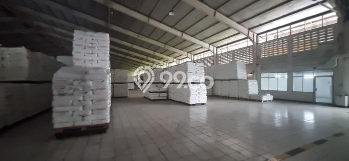 Disewakan Gudang di Kawasan Ramai Jatake Luas 9240m2 Disewakan Gudang di Kawasan Ramai Jatake Luas 9240m2