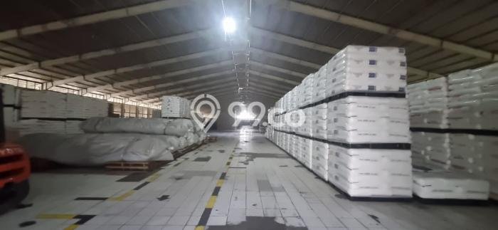 Disewakan Gudang di Kawasan Ramai Jatake Luas 9240m2 Disewakan Gudang di Kawasan Ramai Jatake Luas 9240m2
