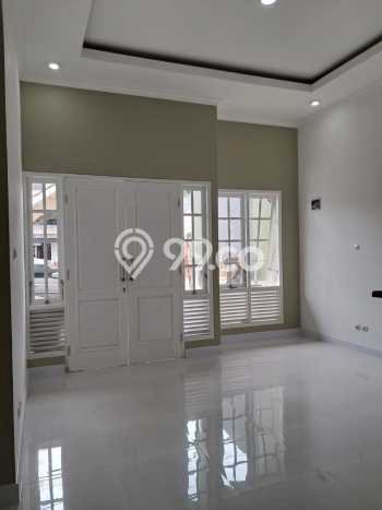 Rumah Luas Asri 3 KT Siap Huni di BSD Griya Loka Tangerang Rumah Luas Asri 3 KT Siap Huni di BSD Griya Loka Tangerang