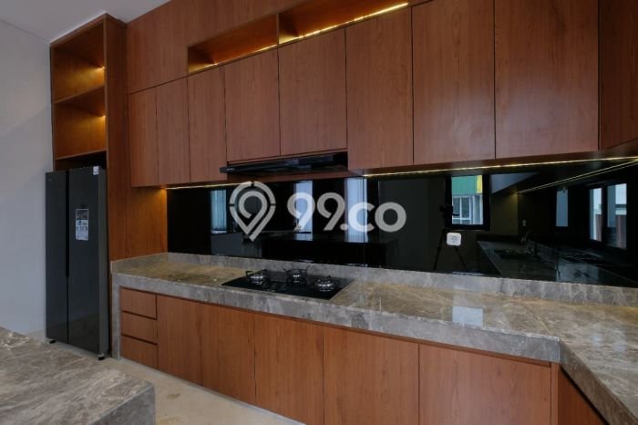 Hunian Mewah LB 350m2 Siap Pakai Desain Elegan di Modernland, Tangerang Hunian Mewah LB 350m2 Siap Pakai Desain Elegan di Modernland, Tangerang