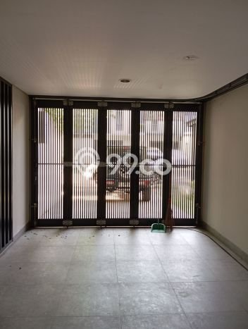 Rumah Bagus kawasan BSD City, Tangerang, Luas 180m2m² LB 246m2m² HARGA MENARIK! Rumah Bagus kawasan BSD City, Tangerang, Luas 180m2m² LB 246m2m² HARGA MENARIK!