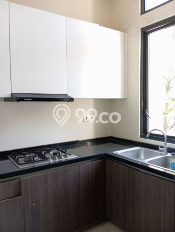 Rumah Bagus kawasan BSD City, Tangerang, Luas 180m2m² LB 246m2m² HARGA MENARIK! Rumah Bagus kawasan BSD City, Tangerang, Luas 180m2m² LB 246m2m² HARGA MENARIK!
