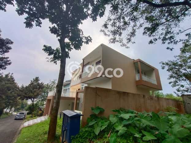 Rumah Elit Modern Tanpa Renovasi di Sentul City Bogor Rumah Elit Modern Tanpa Renovasi di Sentul City Bogor