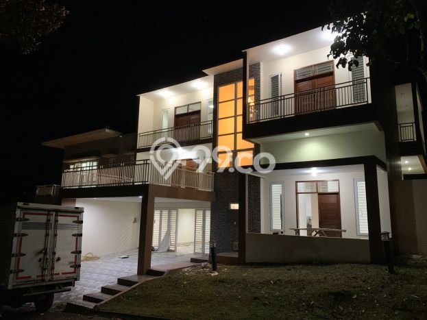 Rumah Elit Modern Tanpa Renovasi di Sentul City Bogor Rumah Elit Modern Tanpa Renovasi di Sentul City Bogor