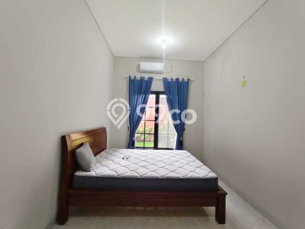Disewakan! Rumah 2 Kamar Tidur &
2 Kamar Mandi di Sentul City, Bogor Disewakan! Rumah 2 Kamar Tidur &
2 Kamar Mandi di Sentul City, Bogor