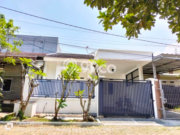 Disewakan! Rumah 2 Kamar Tidur &
2 Kamar Mandi di Sentul City, Bogor Disewakan! Rumah 2 Kamar Tidur &
2 Kamar Mandi di Sentul City, Bogor