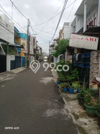 Jarang Ada! Rumah Kontrakan 4 Kamar Bagus Siap Huni Tanjung Duren Selatan Jarang Ada! Rumah Kontrakan 4 Kamar Bagus Siap Huni Tanjung Duren Selatan