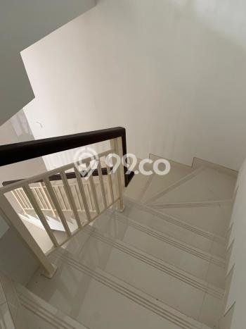 Rumah Elit Modern Tanpa Renovasi di Gading Serpong Tangerang Rumah Elit Modern Tanpa Renovasi di Gading Serpong Tangerang