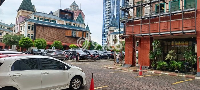 AREA BERKEMBANG! Ruko Disewakan di Puri Indah, Luas 337m², Siap Operasional AREA BERKEMBANG! Ruko Disewakan di Puri Indah, Luas 337m², Siap Operasional