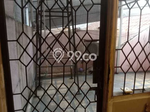 SPECIAL PRICE! Rumah di , 1 KM, Akses Mudah Pusat Kota, Luas 90m2m² Bangunan 125m2m² SPECIAL PRICE! Rumah di , 1 KM, Akses Mudah Pusat Kota, Luas 90m2m² Bangunan 125m2m²
