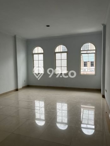 KAWASAN PREMIUM! Ruko di , Luas 236m2m², Area Komersial KAWASAN PREMIUM! Ruko di , Luas 236m2m², Area Komersial