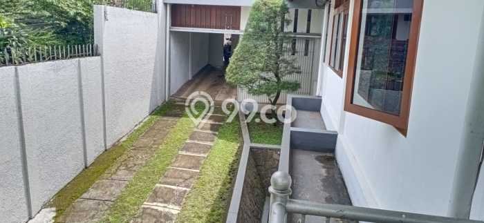 Rumah Elit Modern Siap Huni di Ciumbuleuit Bandung Rumah Elit Modern Siap Huni di Ciumbuleuit Bandung