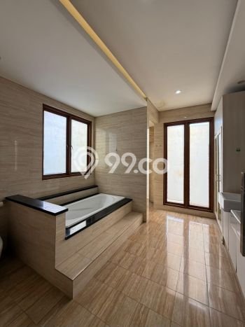For Sale! Luxury House LT 260m2 Desain Elegan di Kemang For Sale! Luxury House LT 260m2 Desain Elegan di Kemang