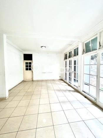 Ready to Use! Luxury House LT 750m2 Desain Elegan di Cipete Ready to Use! Luxury House LT 750m2 Desain Elegan di Cipete
