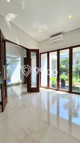 Rumah Elit LB 475m2 Siap Pakai Desain Elegan di Cipete, Jakarta Selatan Rumah Elit LB 475m2 Siap Pakai Desain Elegan di Cipete, Jakarta Selatan
