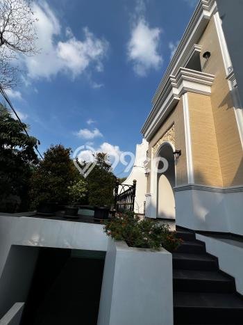 Rumah Elit LB 670m2 Siap Pakai Desain Elegan di Lebak Bulus, Jakarta Selatan Rumah Elit LB 670m2 Siap Pakai Desain Elegan di Lebak Bulus, Jakarta Selatan