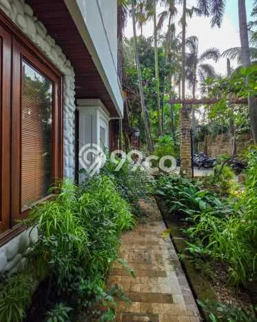 Siap Huni Rumah Mewah 5 Kamar di Cilandak Dekat ke Mana Pun Siap Huni Rumah Mewah 5 Kamar di Cilandak Dekat ke Mana Pun
