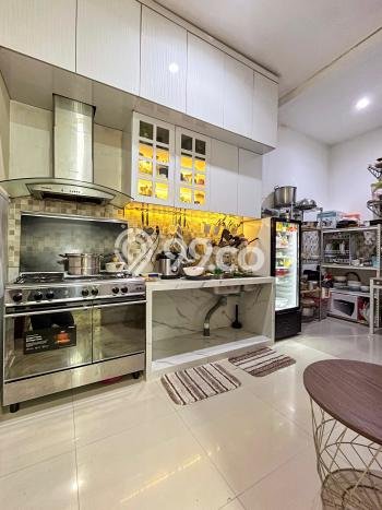 Rumah Elit Modern Tanpa Renovasi di Pejaten Jakarta Selatan Rumah Elit Modern Tanpa Renovasi di Pejaten Jakarta Selatan