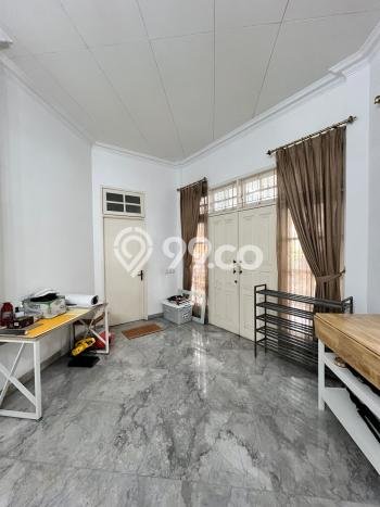 Hunian Mewah LB 450m2 Siap Pakai Desain Elegan di Pondok Indah, Jakarta Selatan Hunian Mewah LB 450m2 Siap Pakai Desain Elegan di Pondok Indah, Jakarta Selatan