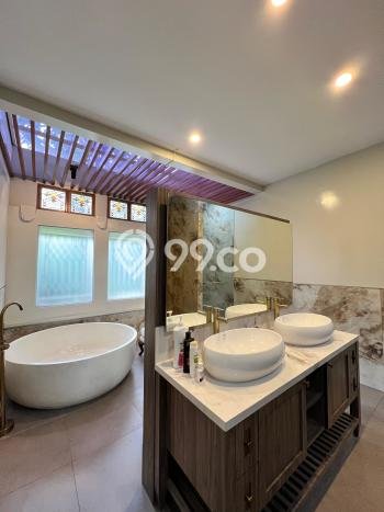 Dijual Rumah Luas Elegan Dengan View Eksklusif di Pondok Indah, Jakarta Selatan Dijual Rumah Luas Elegan Dengan View Eksklusif di Pondok Indah, Jakarta Selatan