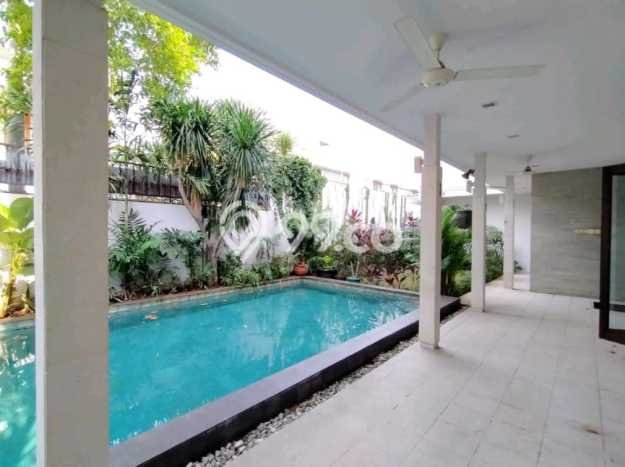 Rumah Elit LB 800m2 Siap Pakai Desain Elegan di Kemang, Jakarta Selatan Rumah Elit LB 800m2 Siap Pakai Desain Elegan di Kemang, Jakarta Selatan