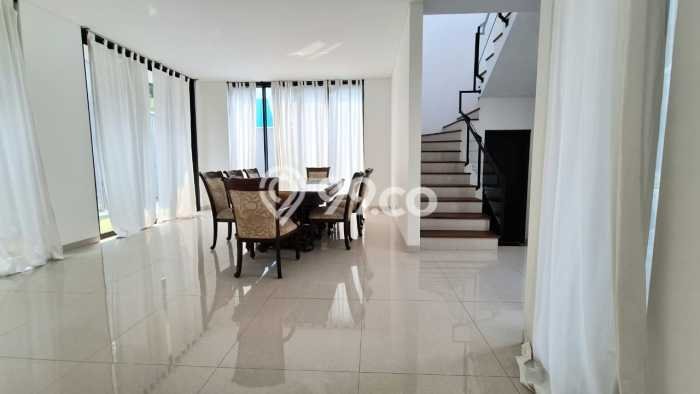 Dijual Rumah Premium dengan Fasilitas Sekitar Lengkap di Cilandak, Jakarta Selatan Dijual Rumah Premium dengan Fasilitas Sekitar Lengkap di Cilandak, Jakarta Selatan