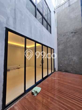 Jual Rumah Mewah Megah Dengan View Eksklusif di Pondok Indah, Jakarta Selatan Jual Rumah Mewah Megah Dengan View Eksklusif di Pondok Indah, Jakarta Selatan