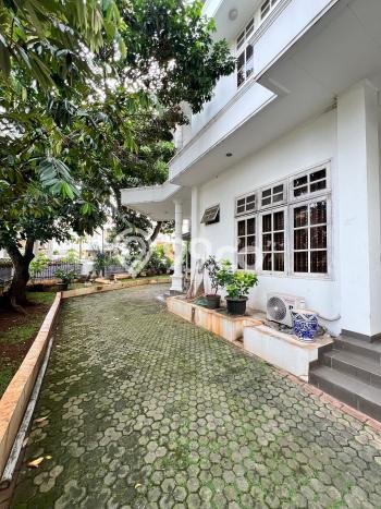 Hunian Mewah LB 450m2 Siap Pakai Desain Elegan di Pondok Indah, Jakarta Selatan Hunian Mewah LB 450m2 Siap Pakai Desain Elegan di Pondok Indah, Jakarta Selatan