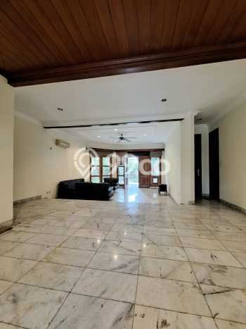 Hunian Elit LB 700m2 Siap Huni Desain Elegan di Kemang, Jakarta Selatan Hunian Elit LB 700m2 Siap Huni Desain Elegan di Kemang, Jakarta Selatan