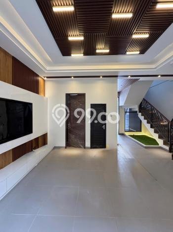 Siap Huni Rumah Mewah 4 Kamar di Jagakarsa Dekat ke Mana Pun Siap Huni Rumah Mewah 4 Kamar di Jagakarsa Dekat ke Mana Pun