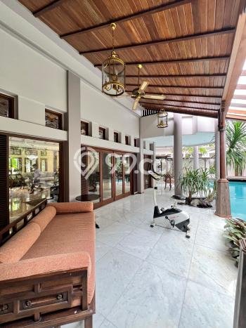 Dijual Rumah Luas Elegan Dengan View Eksklusif di Pondok Indah, Jakarta Selatan Dijual Rumah Luas Elegan Dengan View Eksklusif di Pondok Indah, Jakarta Selatan