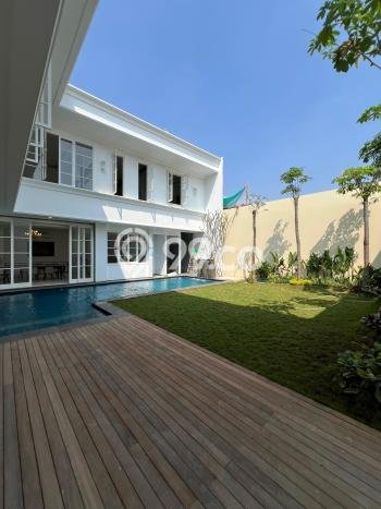 Hunian Elit LB 760m2 Siap Pakai Desain Elegan di Kemang, Jakarta Selatan Hunian Elit LB 760m2 Siap Pakai Desain Elegan di Kemang, Jakarta Selatan