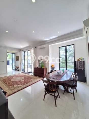 Dijual Rumah Luas Elegan Dengan View Cantik di Kemang, Jakarta Selatan Dijual Rumah Luas Elegan Dengan View Cantik di Kemang, Jakarta Selatan