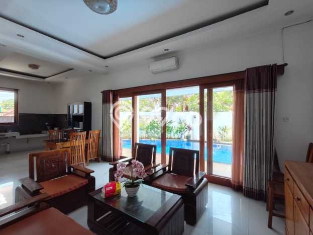 DIJUAL CEPAT! Rumah di Kesiman, Denpasar, Luas 180m2m² Bangunan 250m2m² HARGA NEGO! DIJUAL CEPAT! Rumah di Kesiman, Denpasar, Luas 180m2m² Bangunan 250m2m² HARGA NEGO!