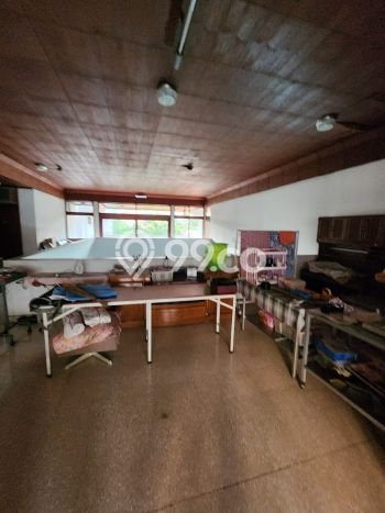 Rumah Elit Modern Tanpa Renovasi di Gatot Subroto Bandung Rumah Elit Modern Tanpa Renovasi di Gatot Subroto Bandung
