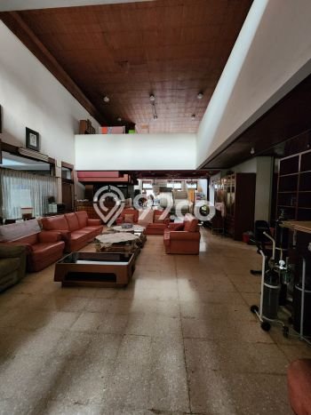 Rumah Elit Modern Tanpa Renovasi di Gatot Subroto Bandung Rumah Elit Modern Tanpa Renovasi di Gatot Subroto Bandung